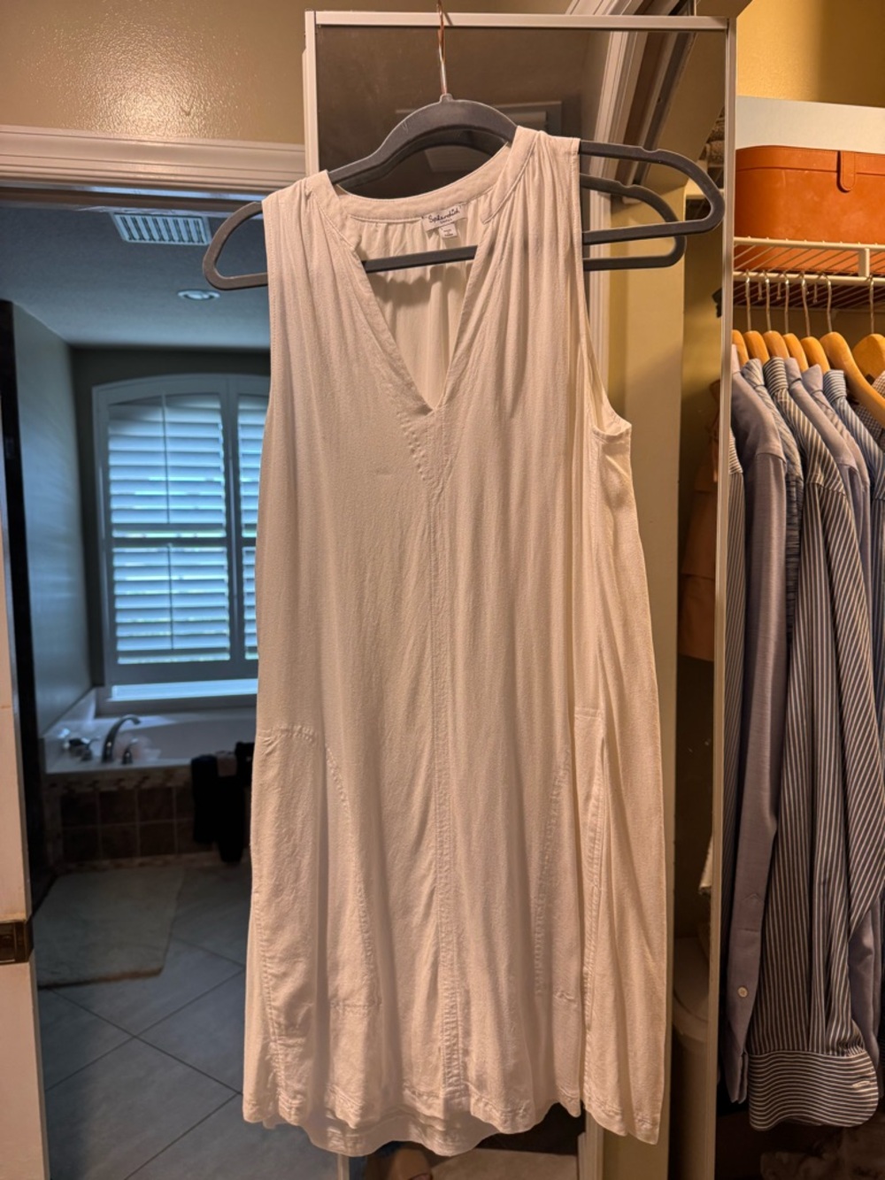 Splendid Cream Sleeveless V-Neck Dress